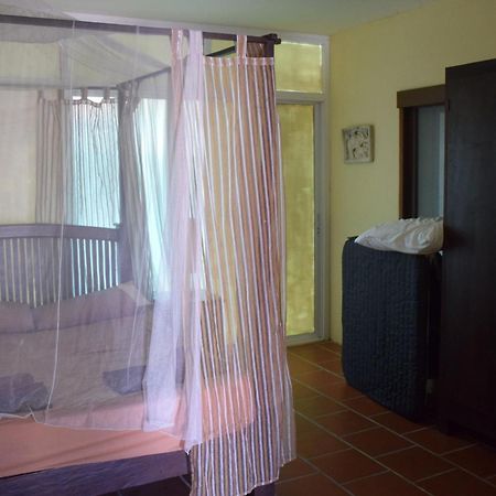 Sanuk Bungalows Rawai Pokoj fotografie