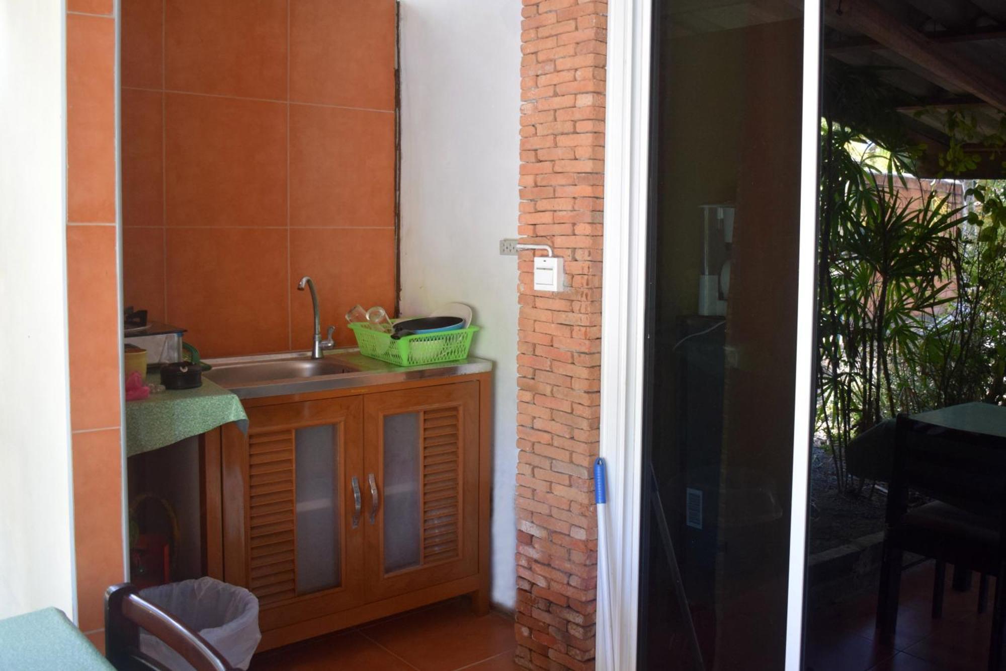 Sanuk Bungalows Rawai Pokoj fotografie